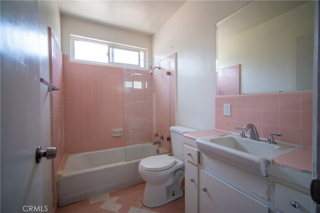 2241 Glover Place Property Photo 7