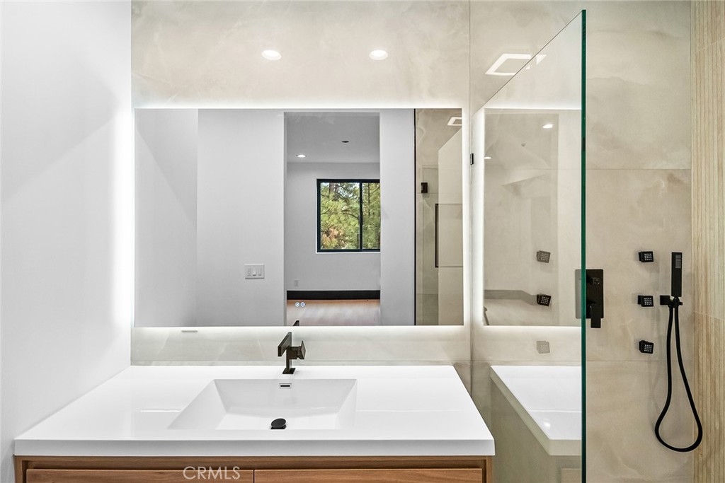 129 Winding Lane Property Photo 39