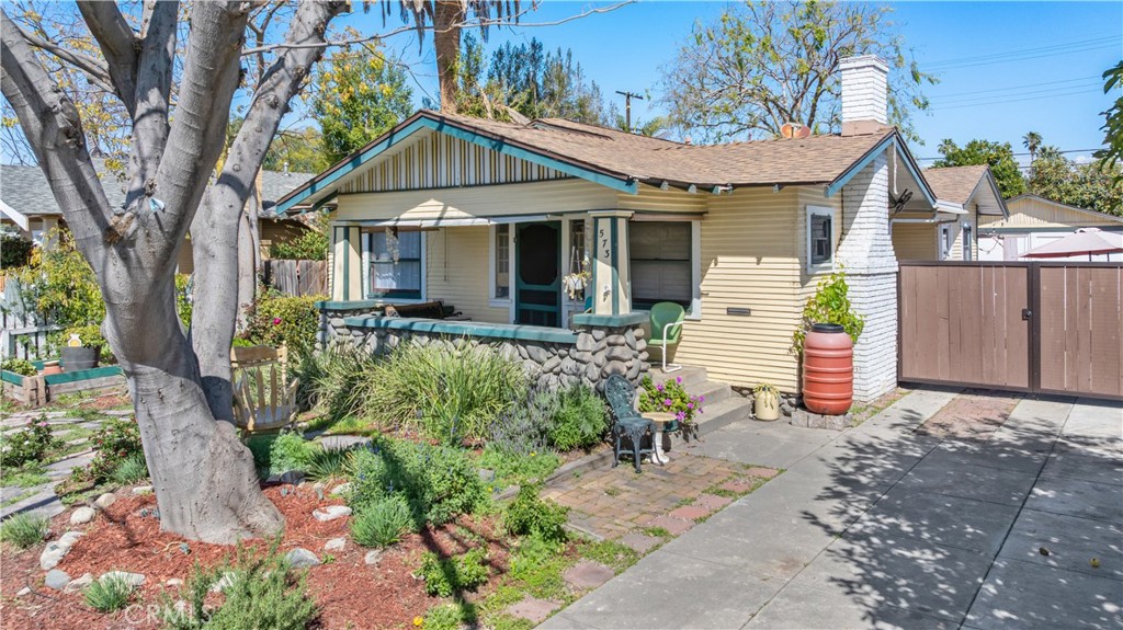 573 E. Alvarado St. Property Photo