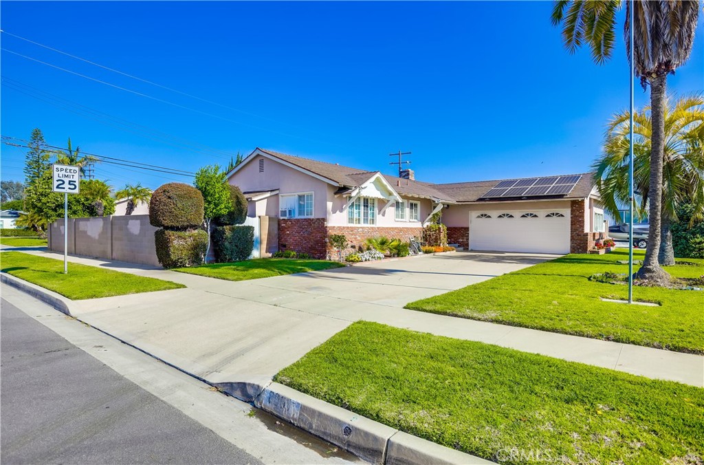 8801 Joyzelle Drive Property Photo 1