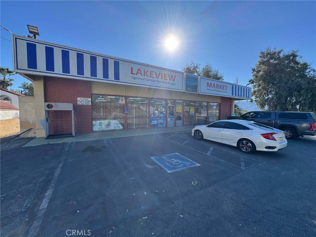 1006 W Graham Avenue Property Photo