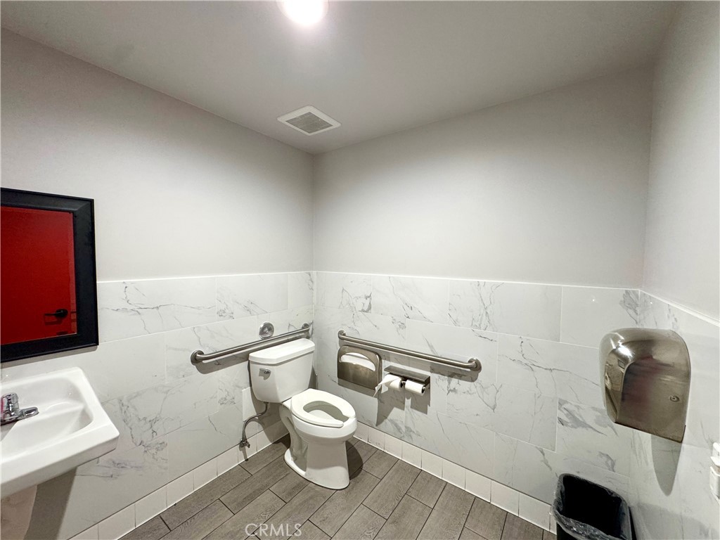 Placentia Ave Property Photo 4