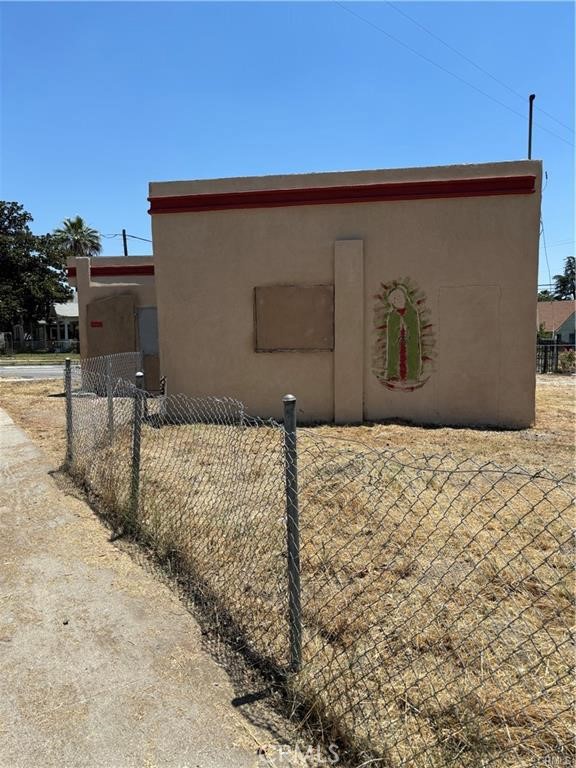 1003 W Rialto Avenue Property Photo