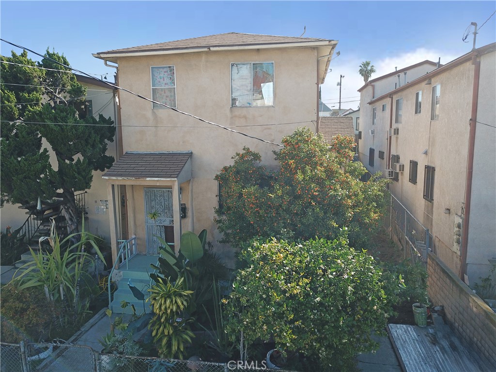 704 N Grand Avenue Property Photo