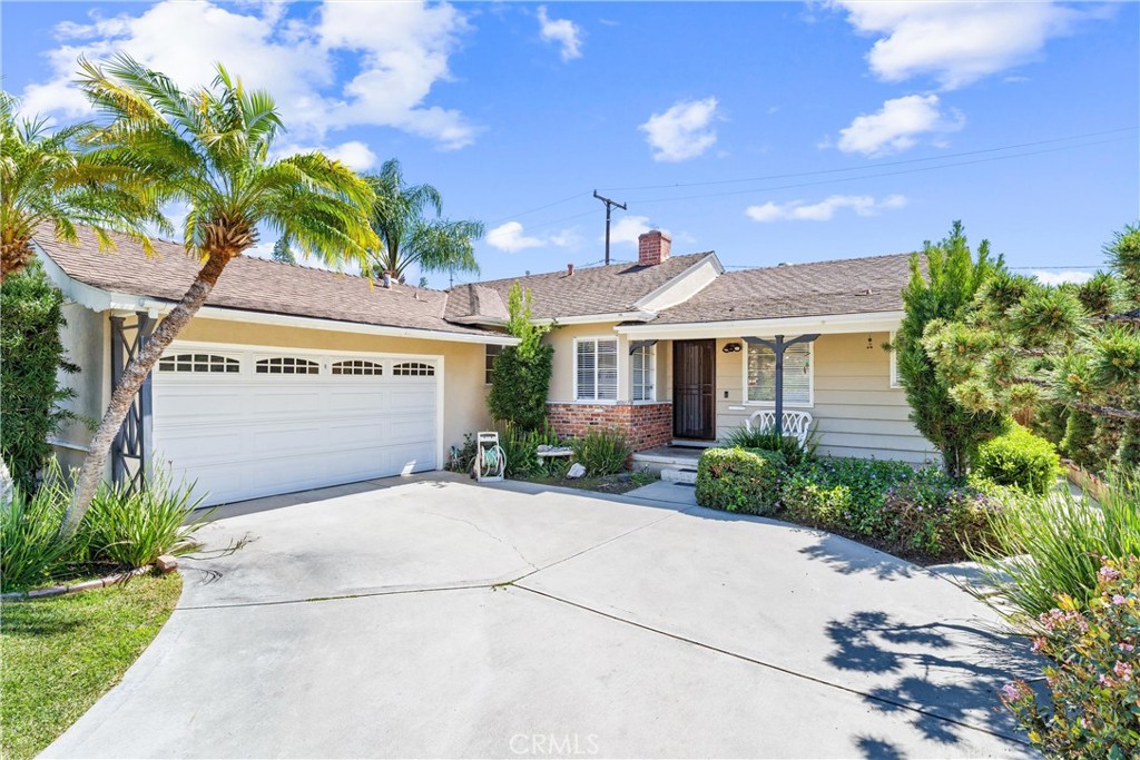 15726 Yermo Street Property Photo