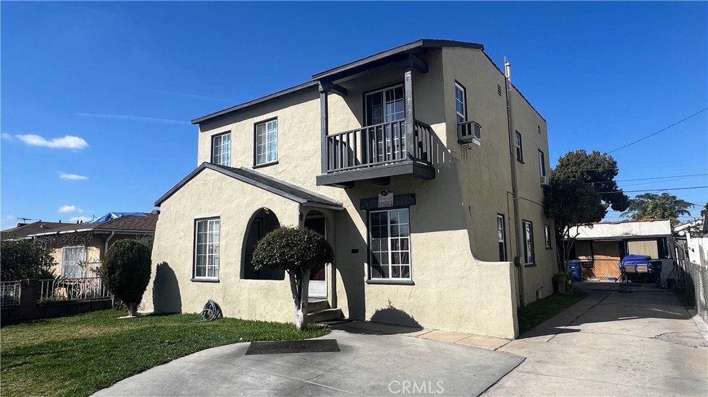1313 S Woods Avenue Property Photo 1