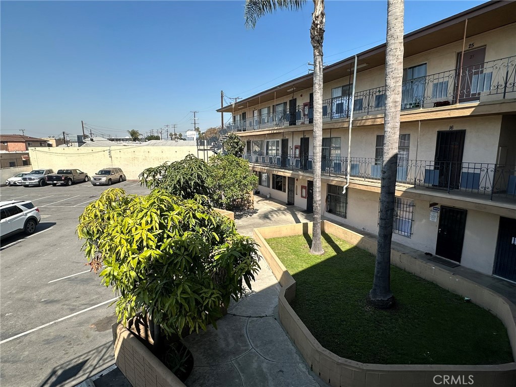 10355 Long Beach Boulevard Property Photo 4