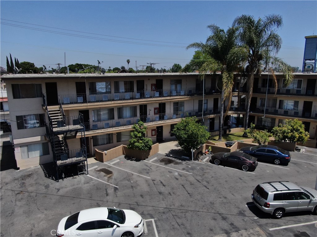 10355 Long Beach Boulevard Property Photo 5