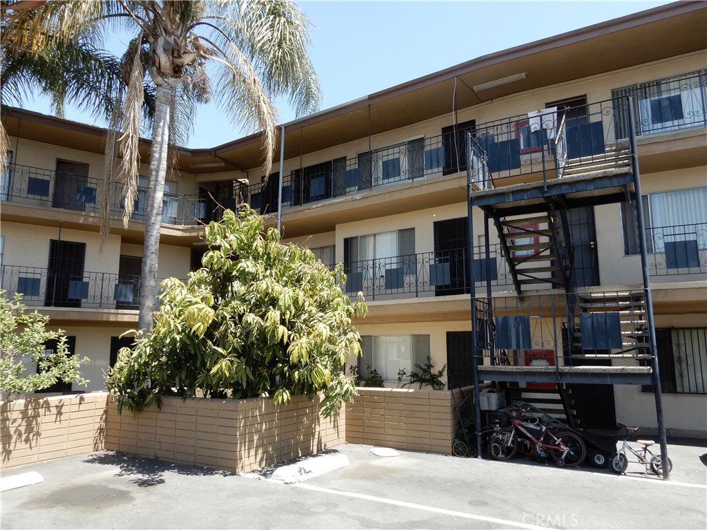 10355 Long Beach Boulevard Property Photo 10