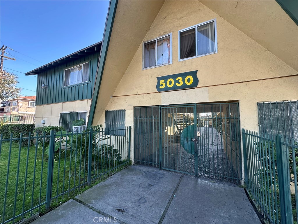 5030 Santa Ana Street Property Photo 7