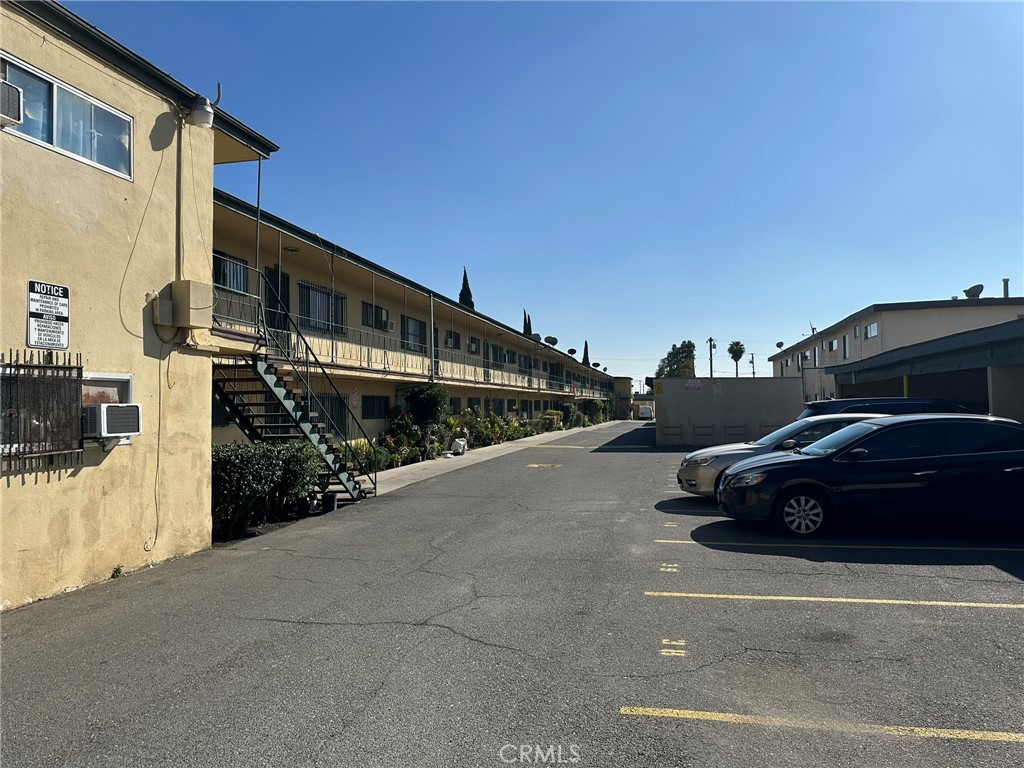 5030 Santa Ana Street Property Photo 8