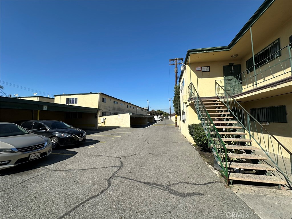 5030 Santa Ana Street Property Photo 10