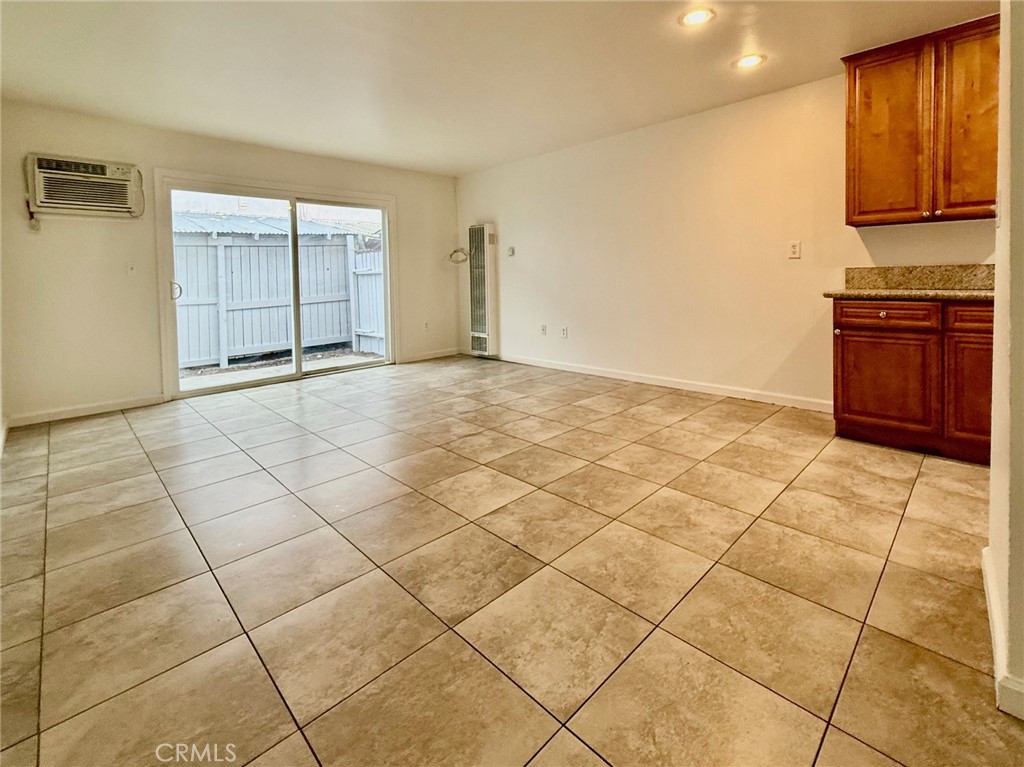 1001 E Grant Street D3 Property Photo 1
