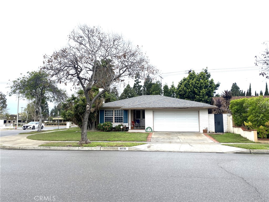 18733 Holmes Avenue Property Photo