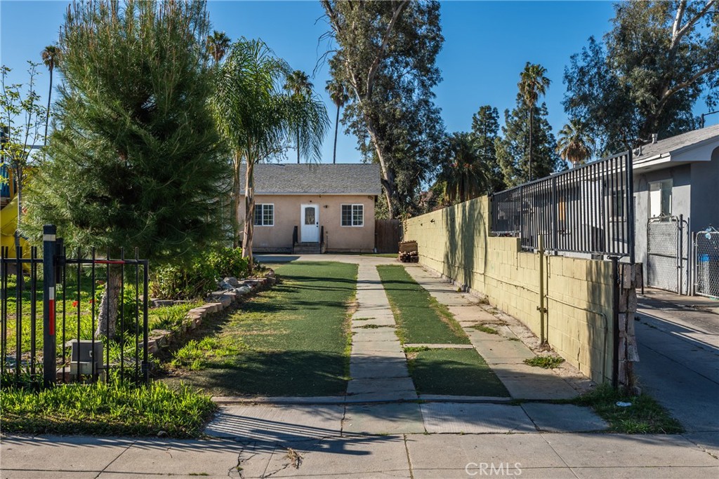 149 E 4th Street Property Photo