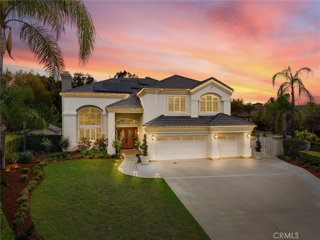 748 E Mariposa Drive