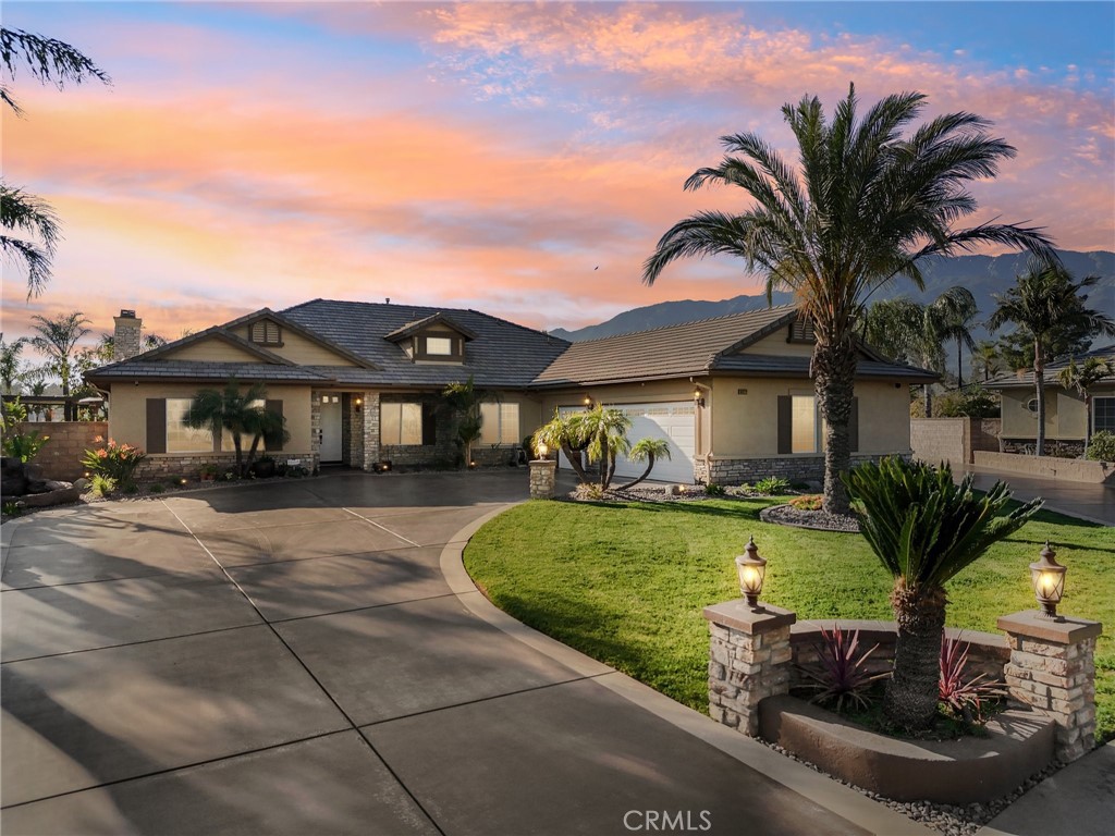 6822 Foxtail Court Property Photo 1