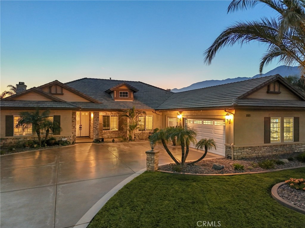 6822 Foxtail Court Property Photo 2