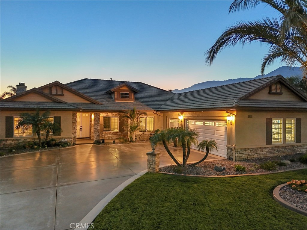6822 Foxtail Court Property Photo 2