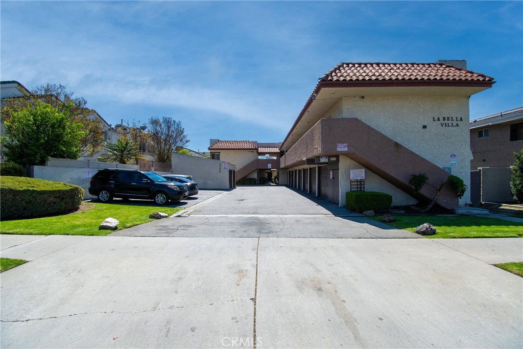 3300 W Orange Avenue Property Photo 2