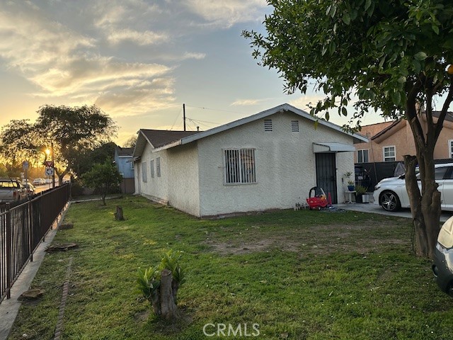 6000 Vinevale Avenue Property Photo