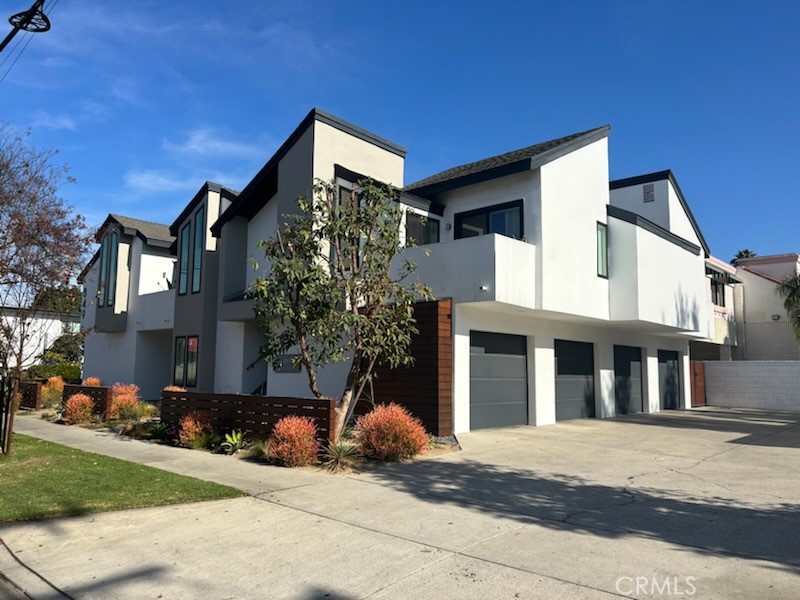 849 N Van Ness Avenue Property Photo