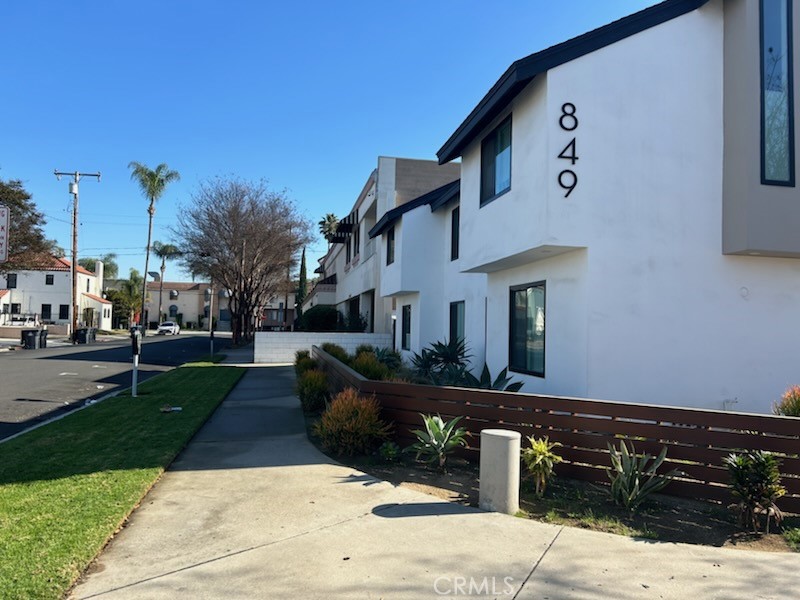 849 N Van Ness Avenue Property Photo 6