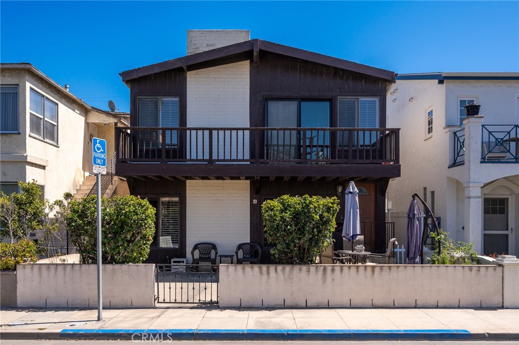 66 Pomona Avenue B Property Photo