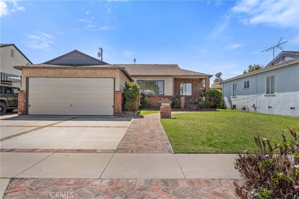 2516 Dashwood Street Property Photo