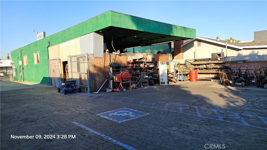 9724 Alondra Boulevard Property Photo 3