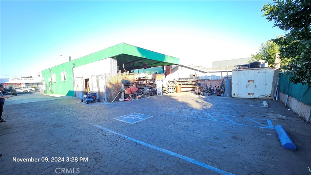 9724 Alondra Boulevard Property Photo 4