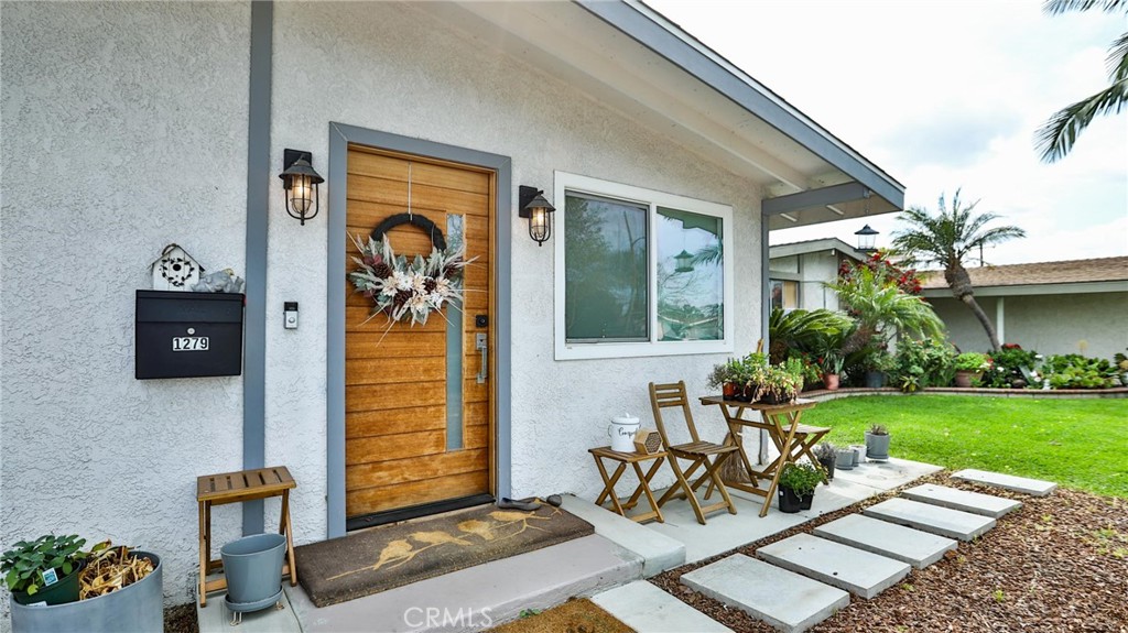 Santa Ana Real Estate Listings Main Image