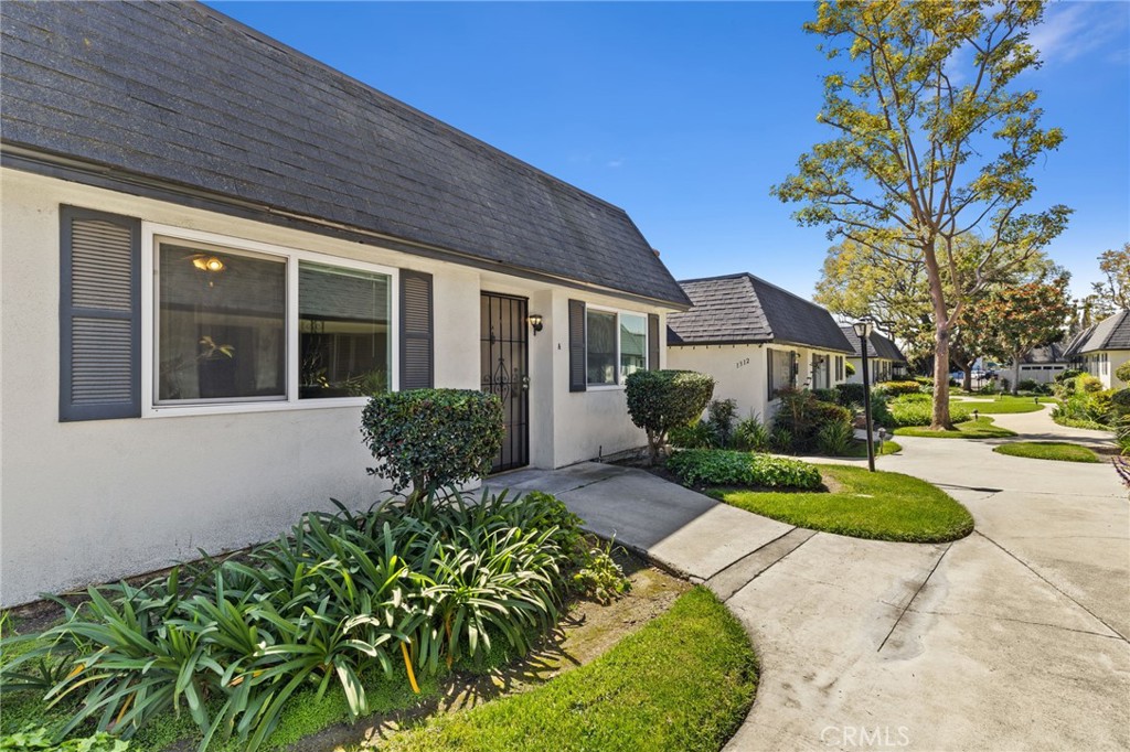 1324 Victoria Drive 9 Property Photo