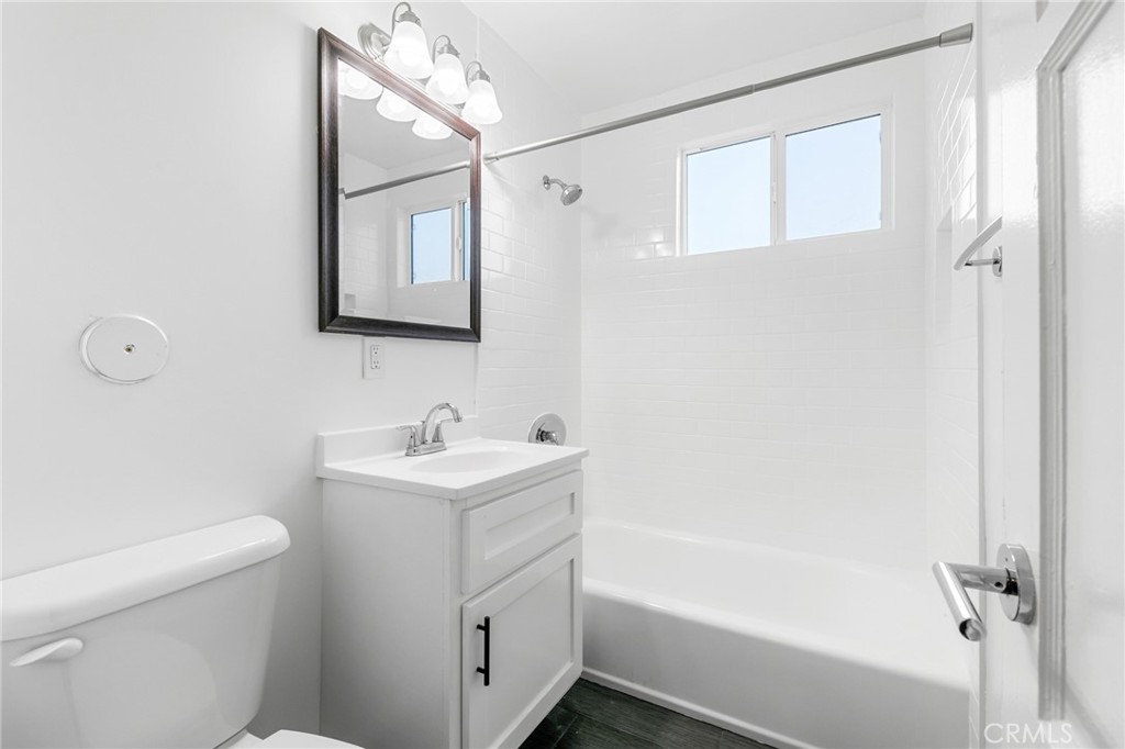 5120 E Livingston Drive Property Photo 8