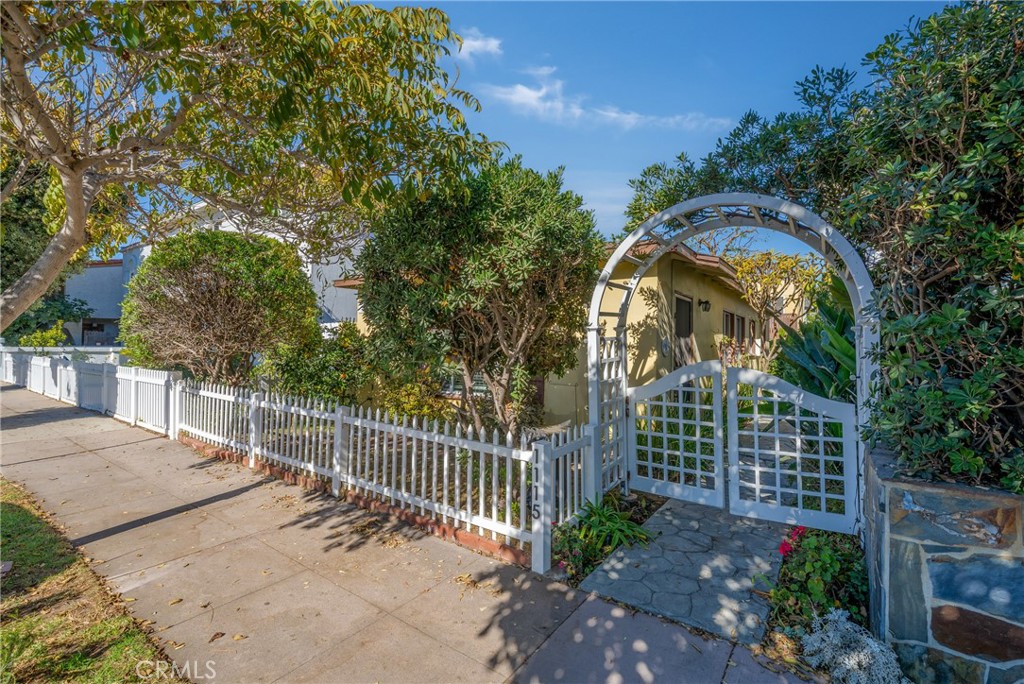 1115 Ocean Ave Property Photo