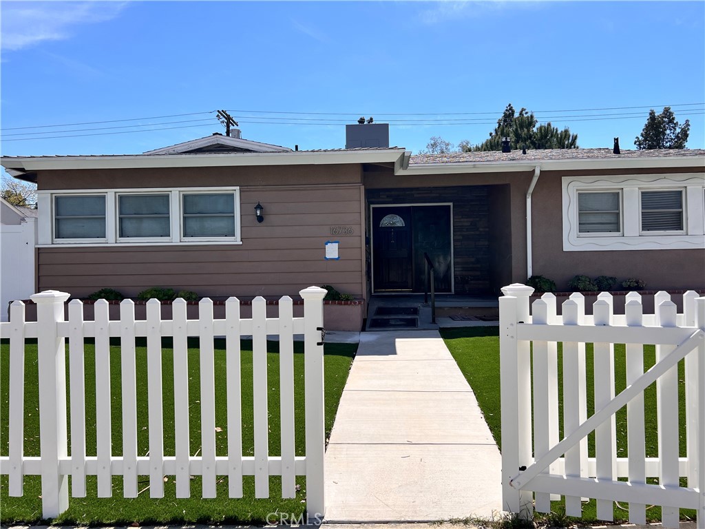 16736 Los Alimos Street Property Photo