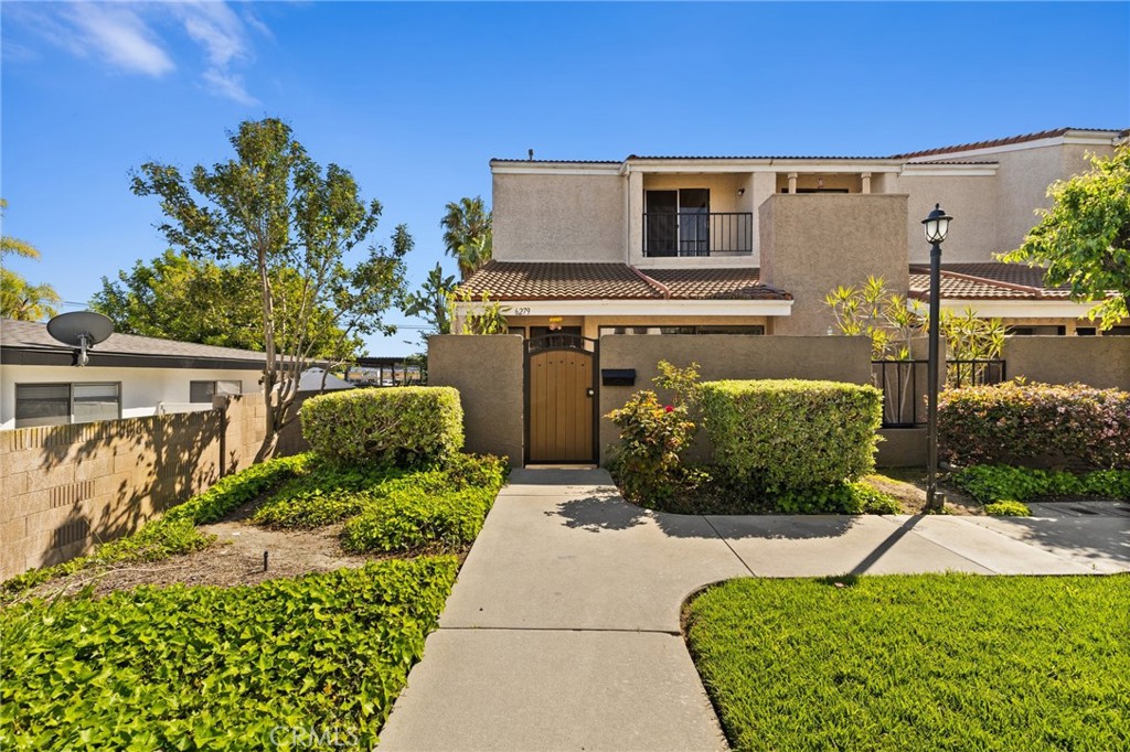 6279 Lincoln Avenue Property Photo