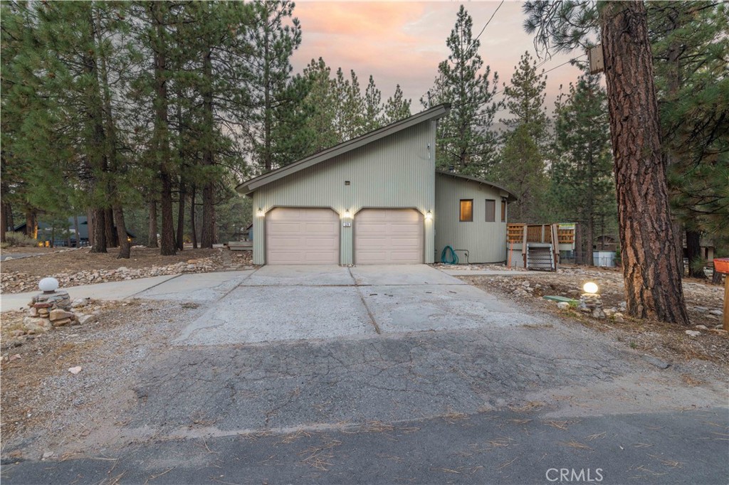 520 Pinewood Court Property Photo 6