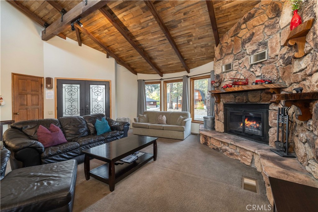 520 Pinewood Court Property Photo 11
