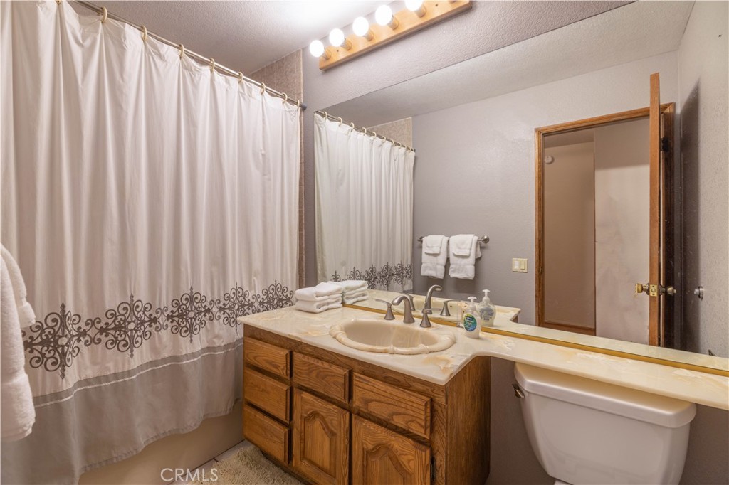 520 Pinewood Court Property Photo 26