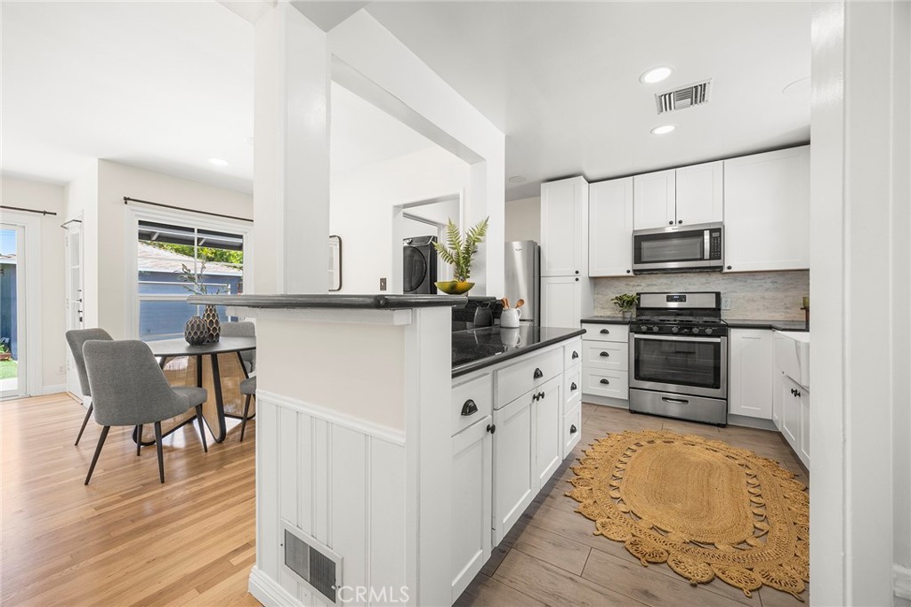 17139 Strathern Street Property Photo 9