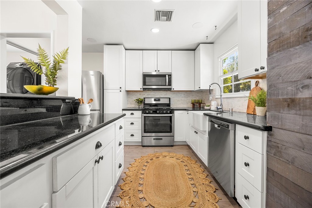 17139 Strathern Street Property Photo 10