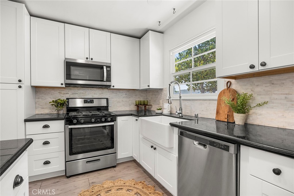 17139 Strathern Street Property Photo 11