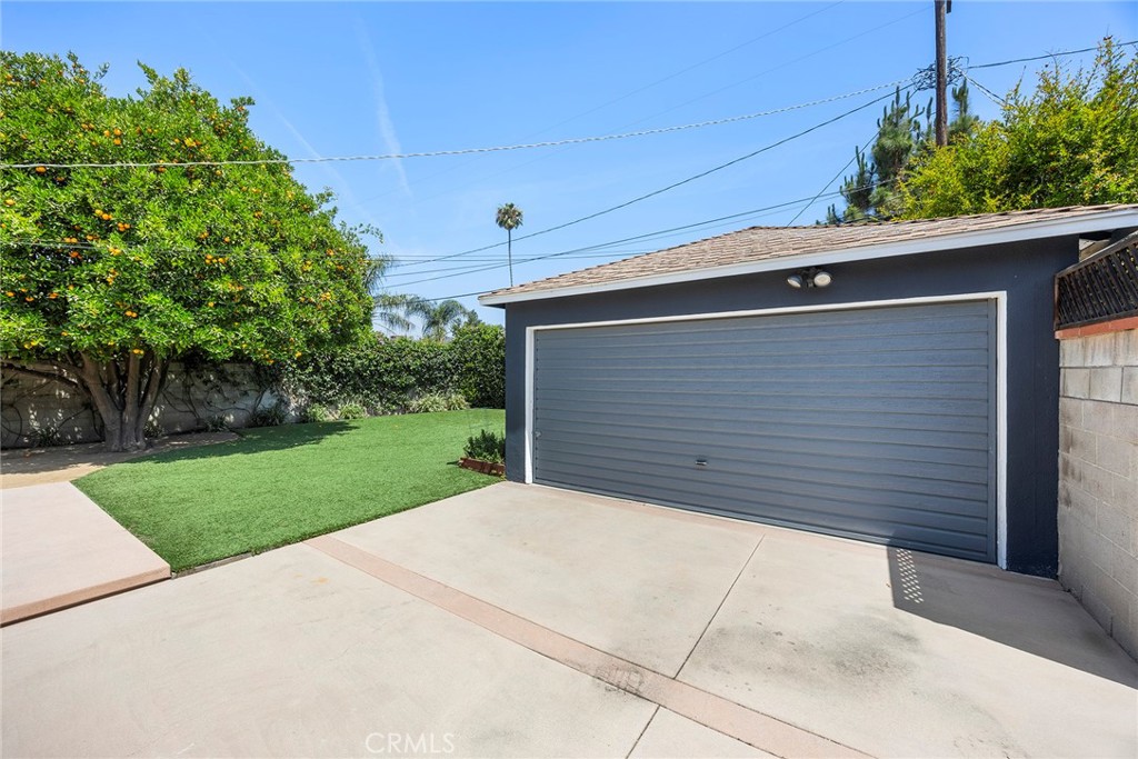 17139 Strathern Street Property Photo 31