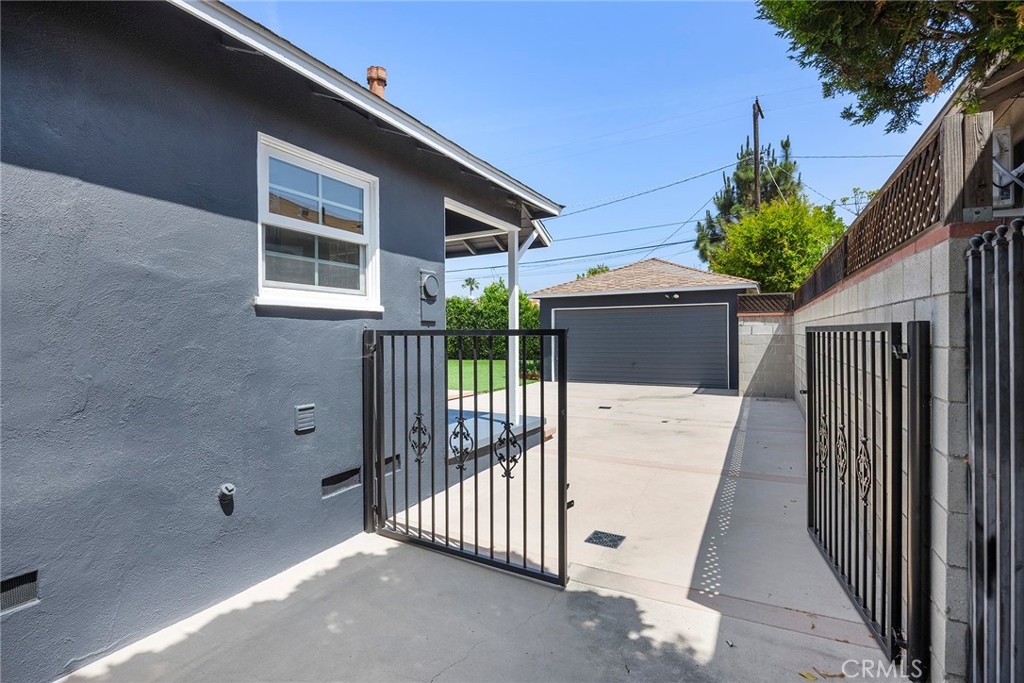 17139 Strathern Street Property Photo 32