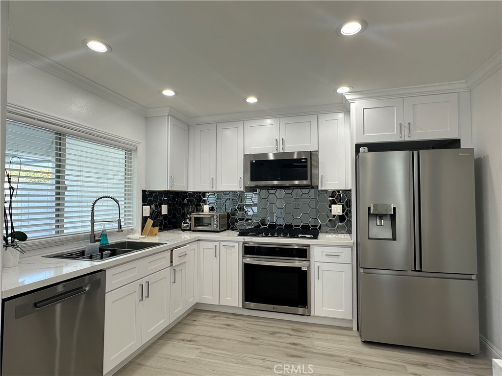 Huntington Beach Real Estate Listings Main Image