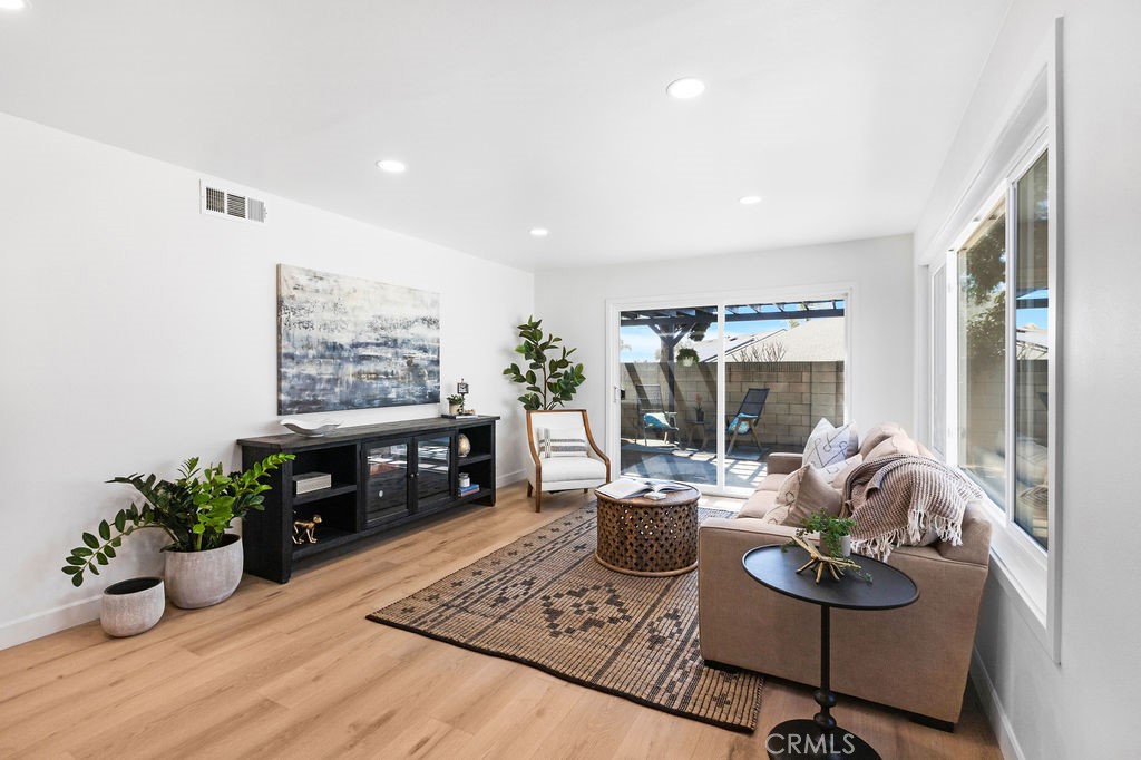 1001 N Van Buren Street Property Photo