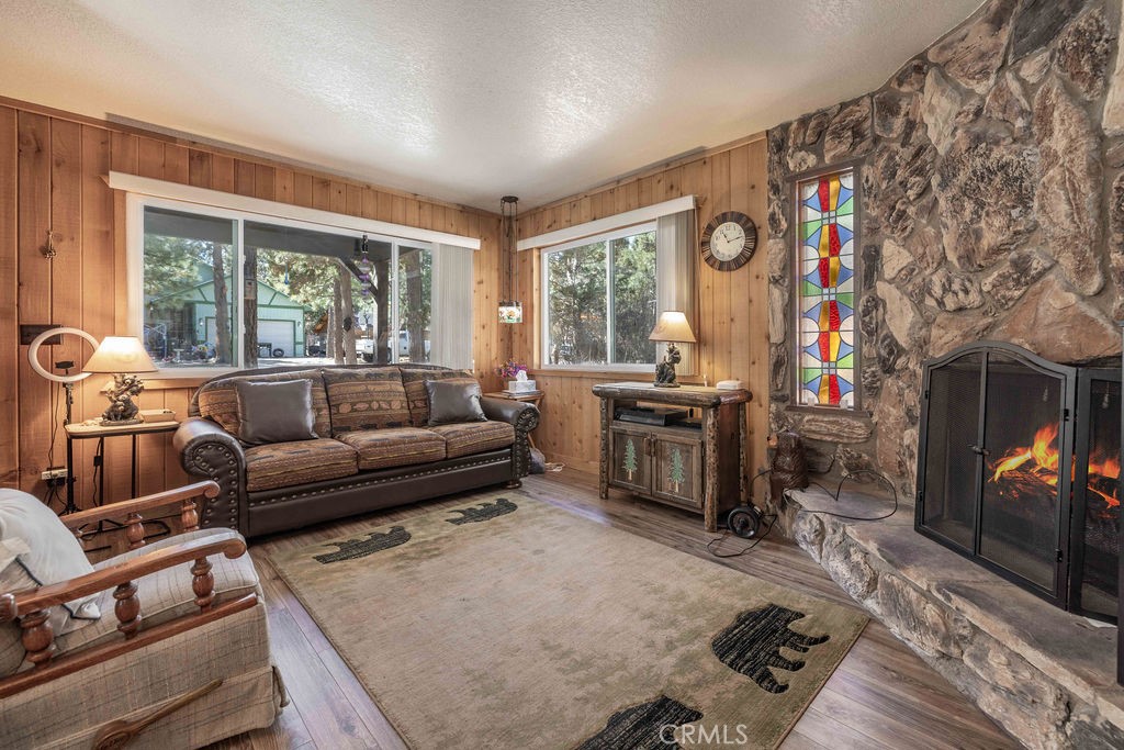 339 Angeles Boulevard Property Photo 4