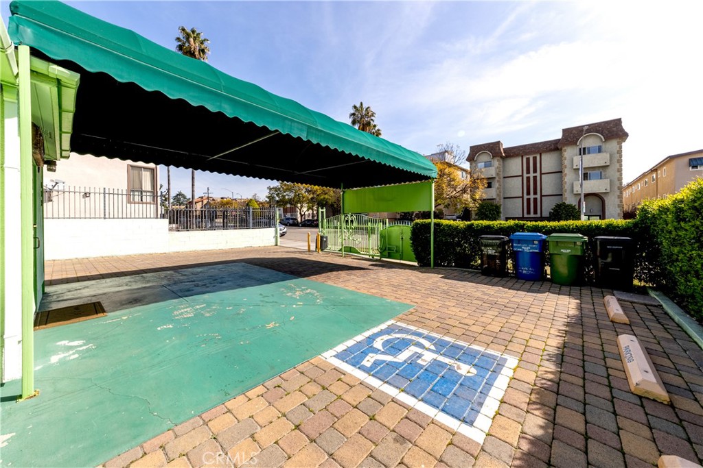 423 S Commonwealth Avenue Property Photo 4