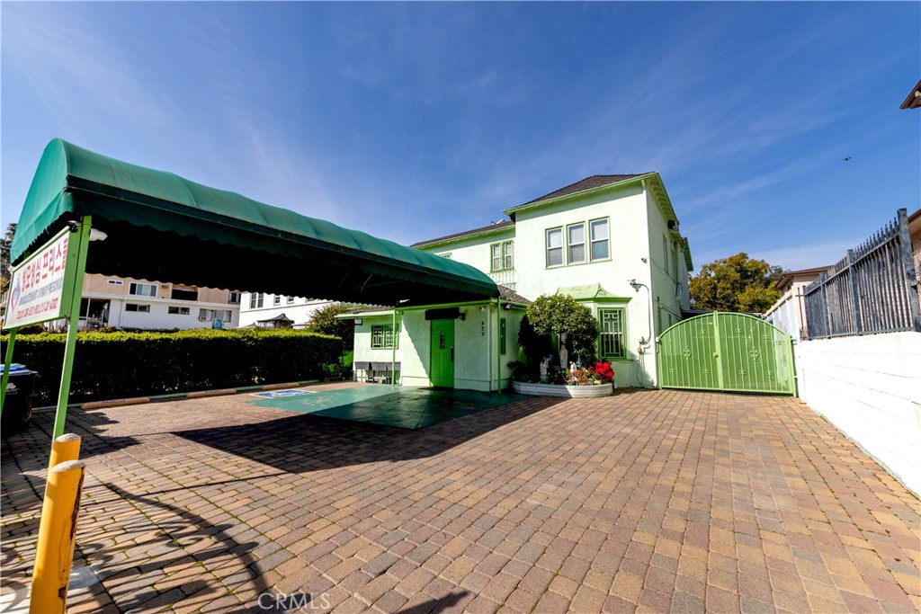 423 S Commonwealth Avenue Property Photo 5